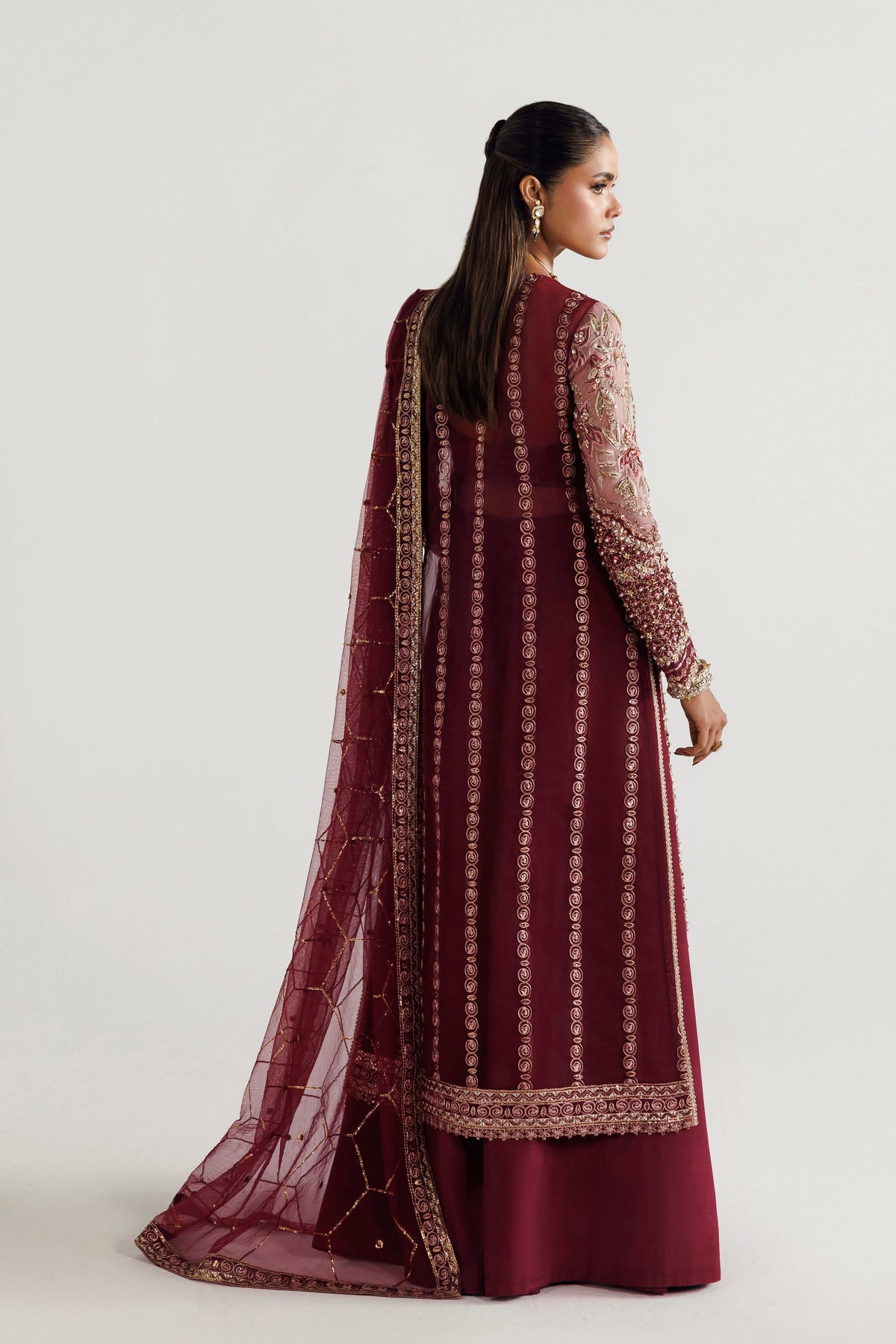 Akbar Aslam Azelle sleeve motif close-up