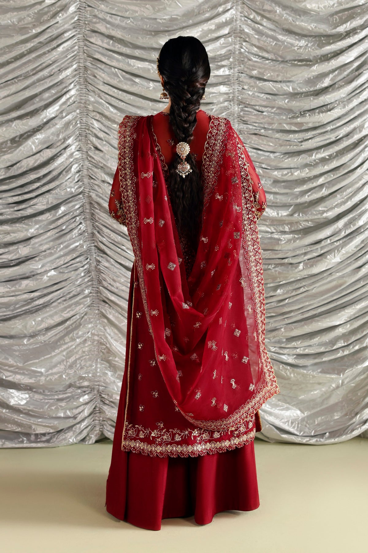 Akbar Aslam Dilafroz organza embroidery detail