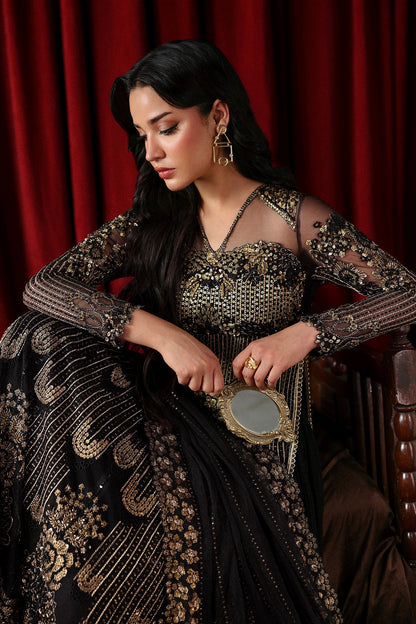 Afrozeh Chariot illusion neckline and sleeve motif detail