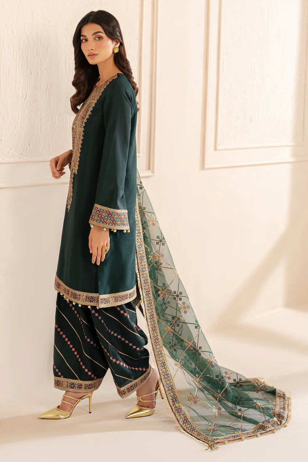 Shop JAZMIN Formals Embroidered Raw Silk UR-7049 at Raz Ruya! Huge discounts on luxury Pakistani designer wear. Fast delivery to UK, USA & Canada. End-of-Year & New Year Sale!