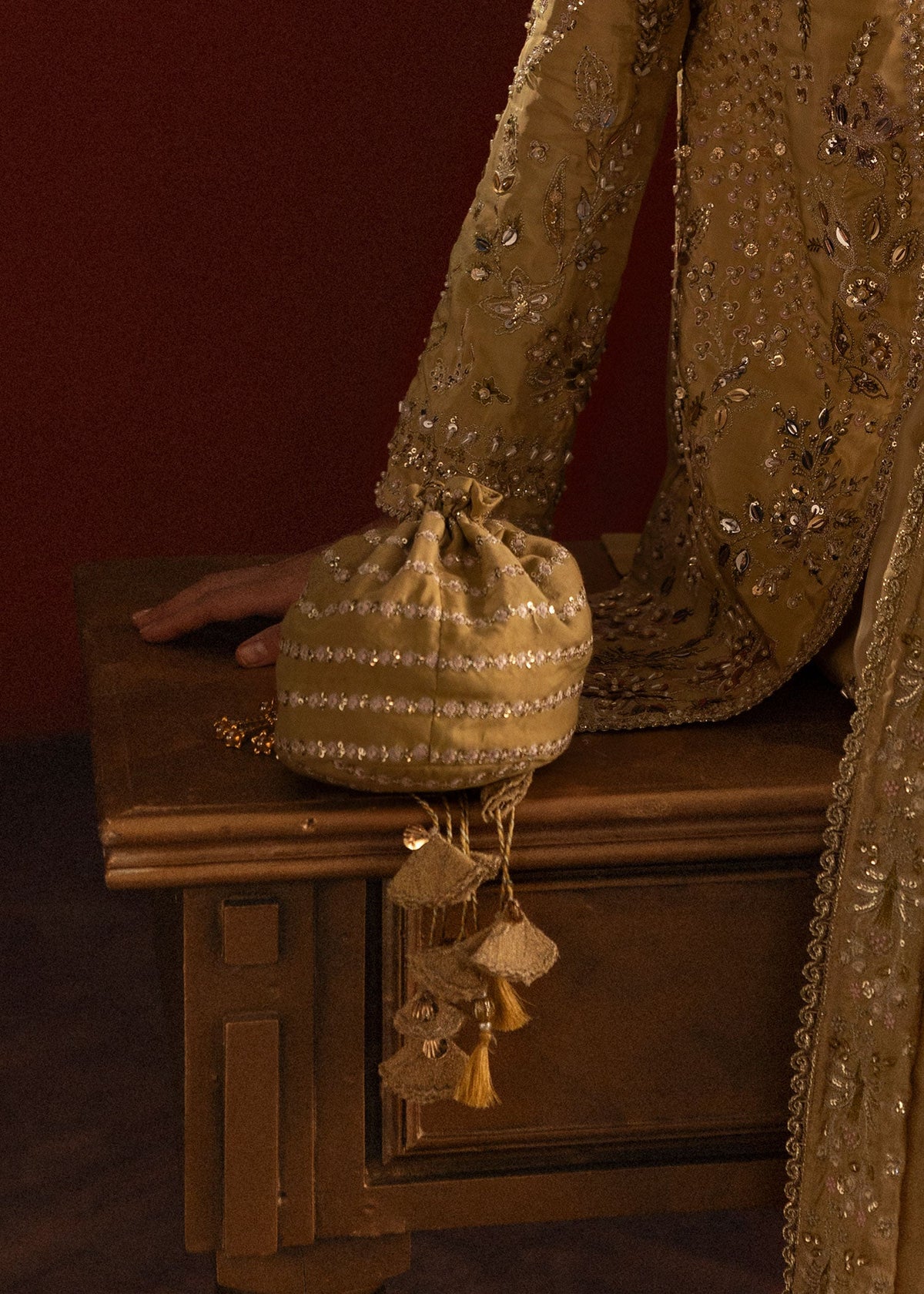 Sardinia Amber Crown tassel silk formal – view 8