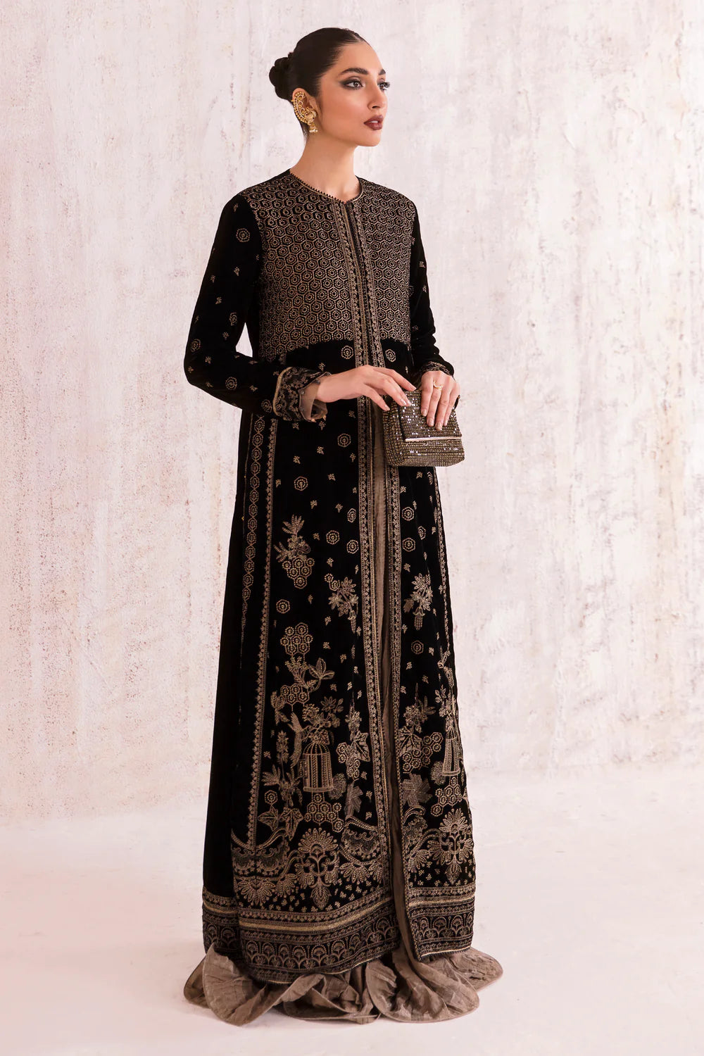 Shop JAZMIN Velvet Formal VF-2001 at Raz Ruya! Huge discounts on luxury Pakistani designer wear. Fast delivery to UK, USA & Canada. End-of-Year & New Year Sale!