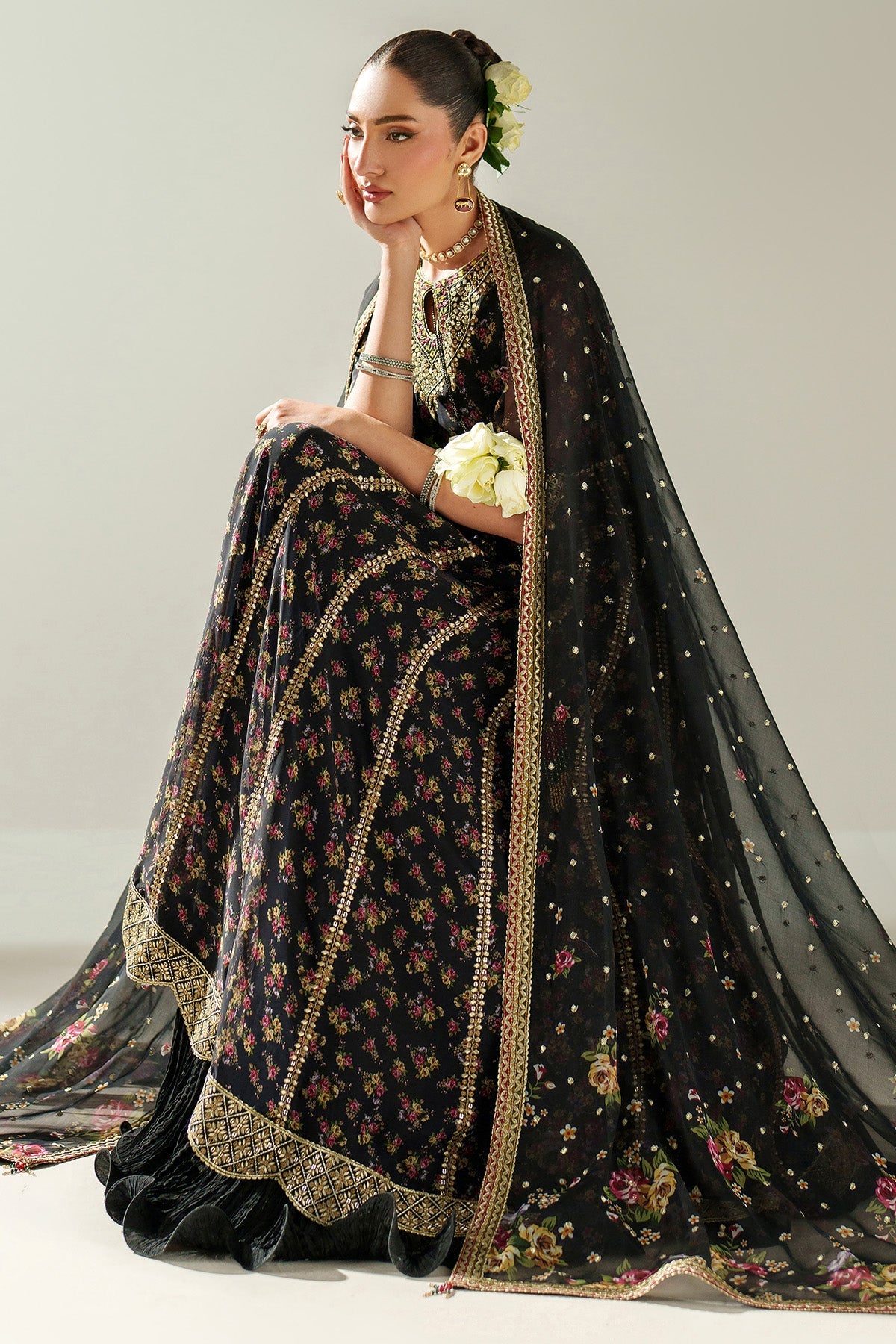 Jazmin UC-3091 embroidered printed front yoke detail