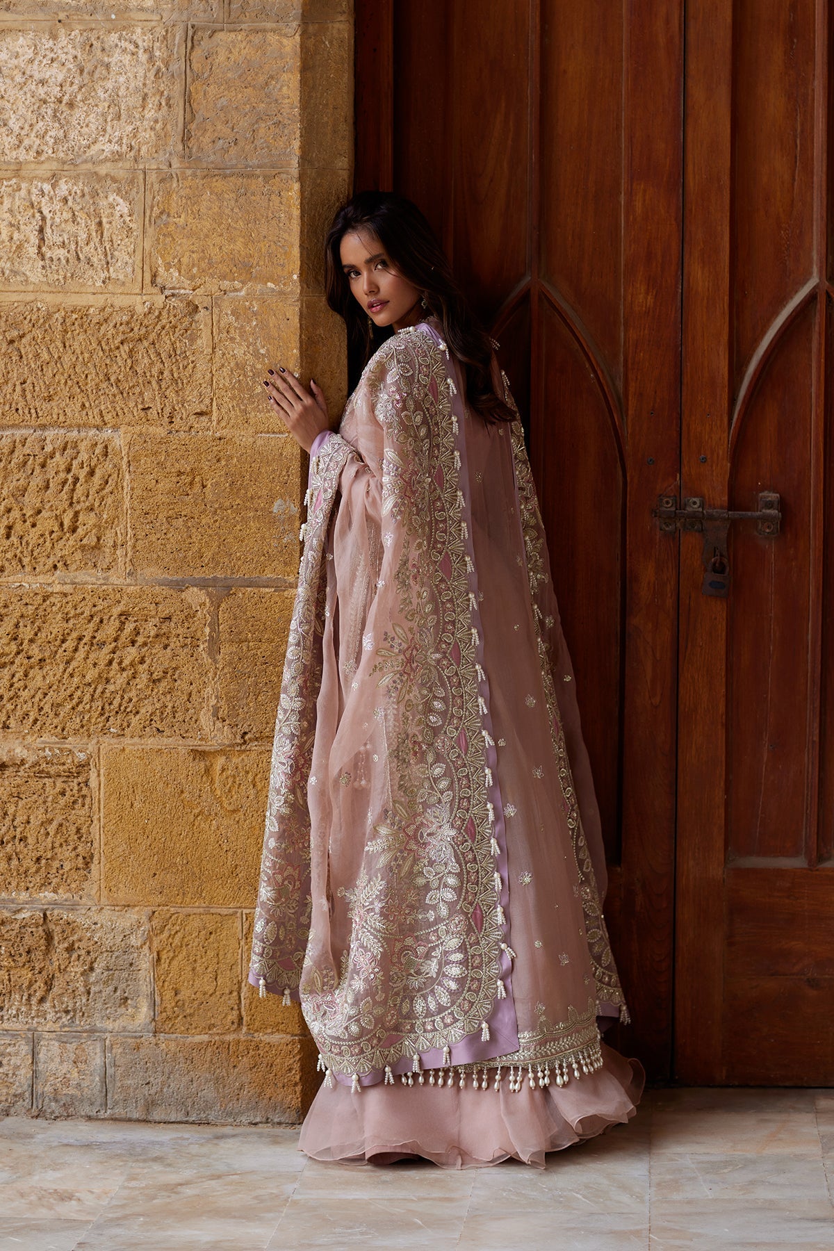 Afrozeh Dastangoi '26 Dastaan-e-Noor Pakistani organza sharara suit