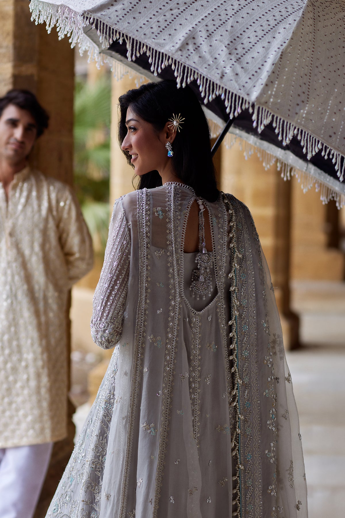 Afrozeh Qissa organza dupatta pallu close-up