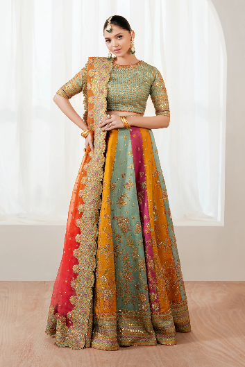 BAROQUE | EMBROIDERED SILK UF-4036