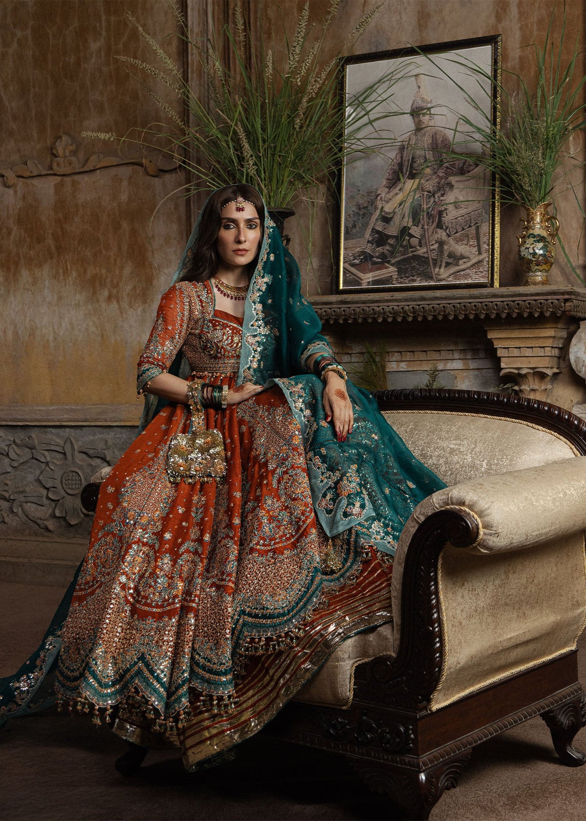 Hussain Rehar Zarin scalloped hem and panel border detail