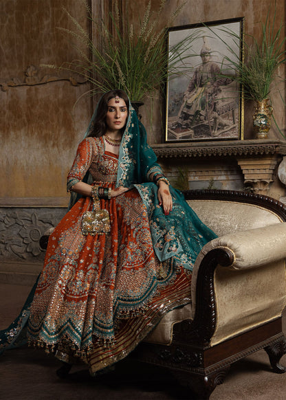Hussain Rehar Zarin scalloped hem and panel border detail