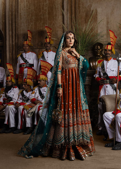 Hussain Rehar Zarin festive look back view