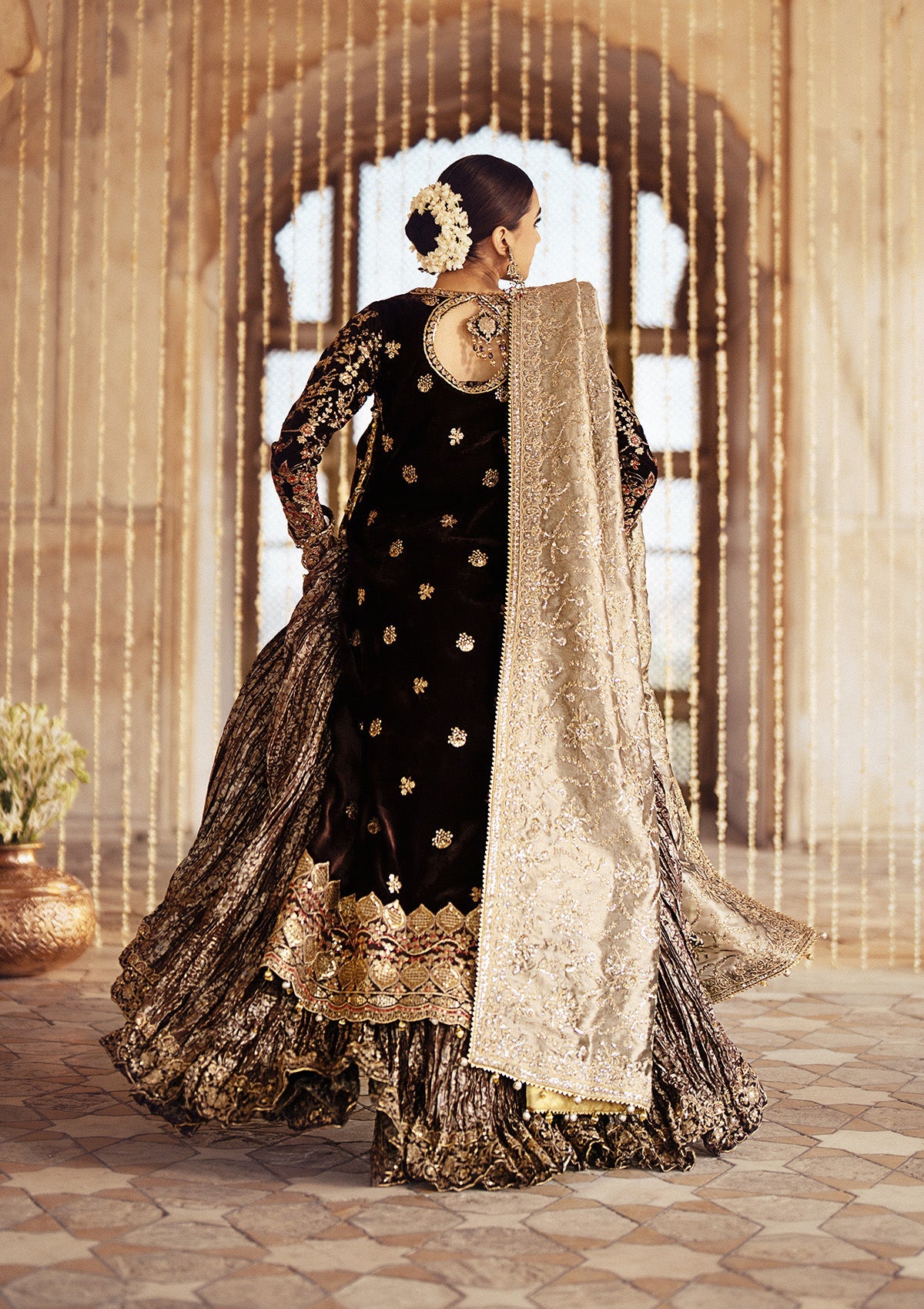 AIK Atelier Dastoor A2409 neckline and chaak embellishment