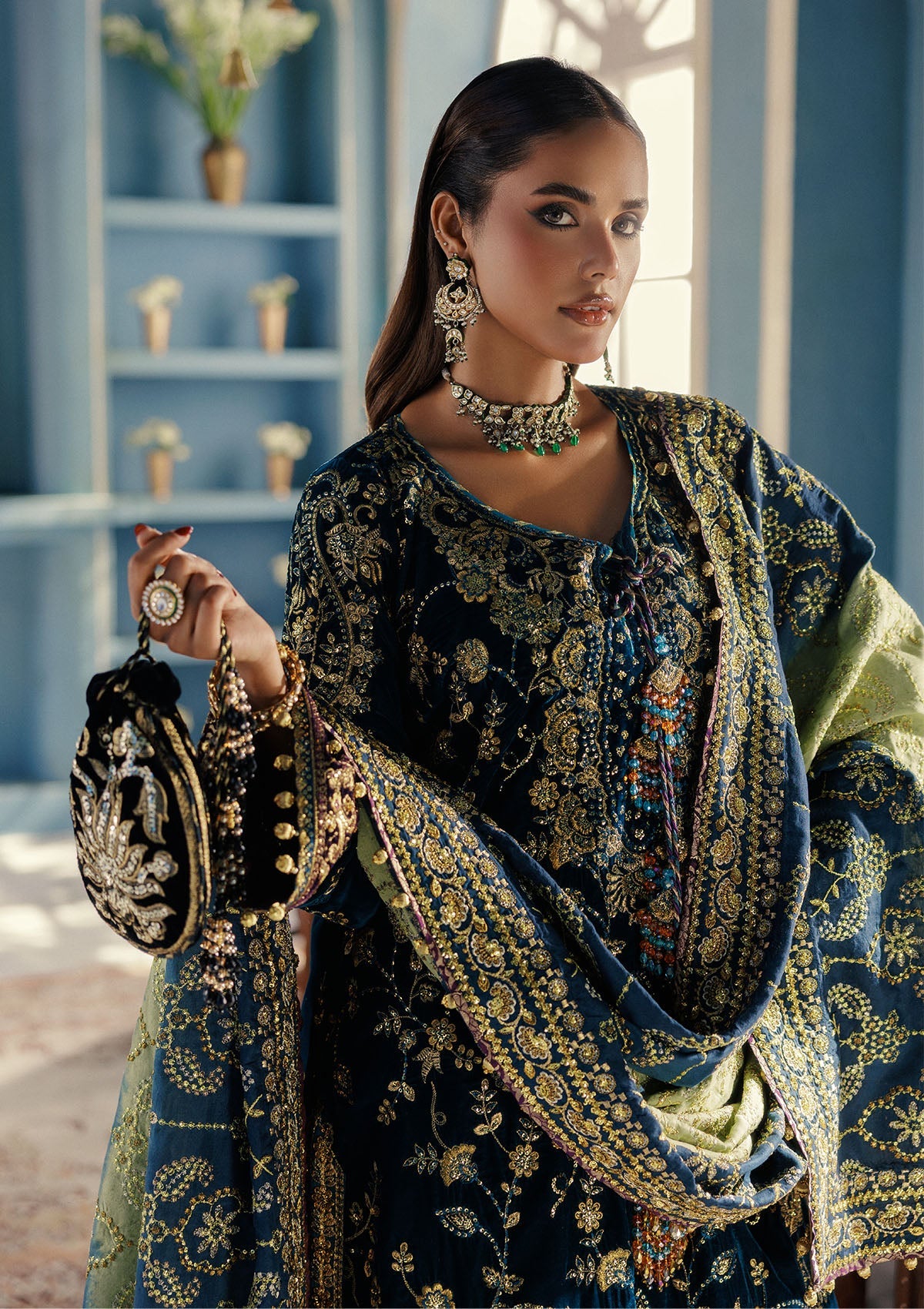 AIK Atelier Udaipur A2508 neckline and hem patch detail