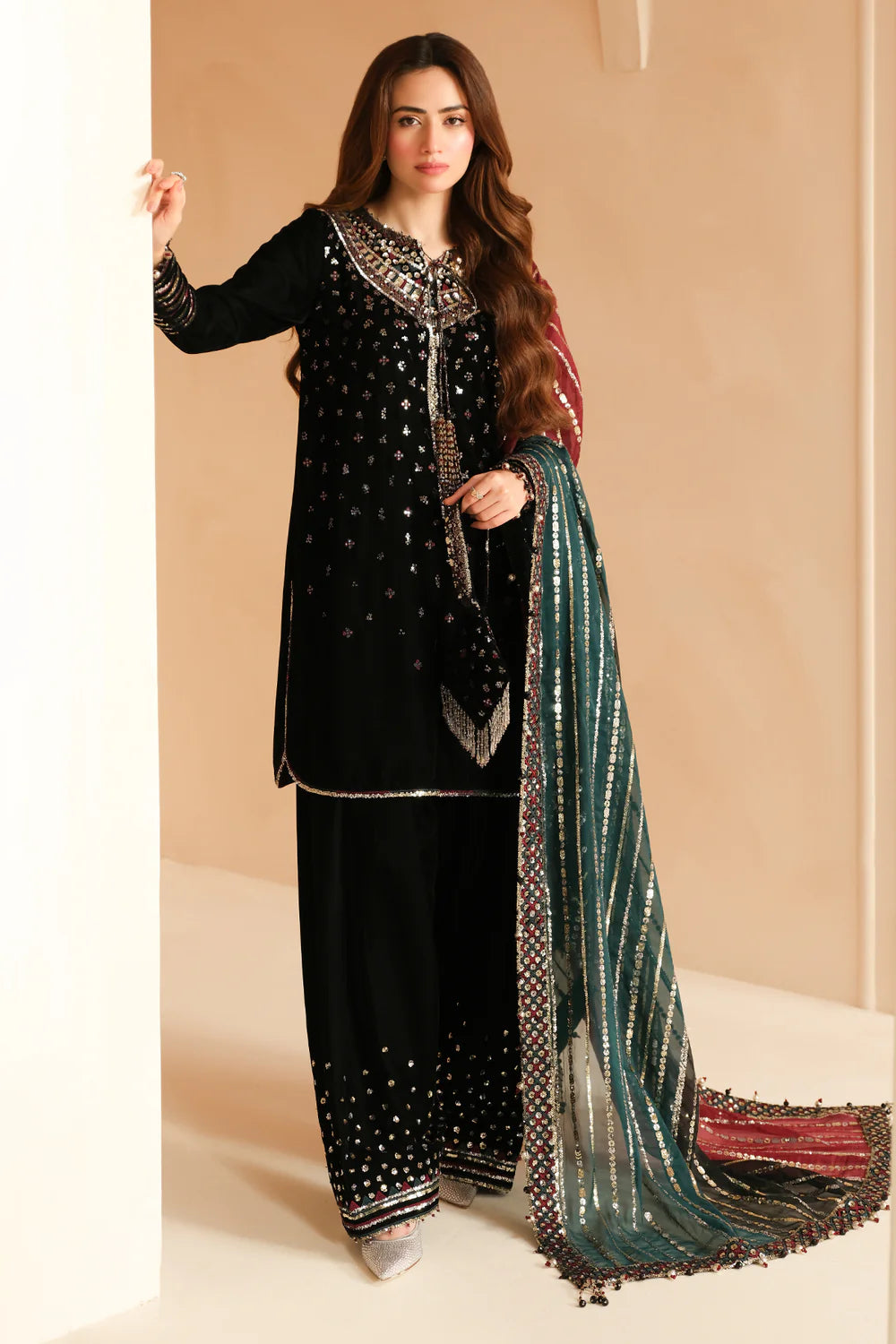 Shop JAZMIN Velvet Formal VF-2037 at Raz Ruya! Huge discounts on luxury Pakistani designer wear. Fast delivery to UK, USA & Canada. End-of-Year & New Year Sale!