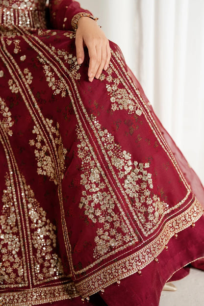 Embrace elegance with digital printed chiffon, organza dupatta, and rawsilk bottom. UC-3080 is perfect for formal events, festive wear, or special occasions.