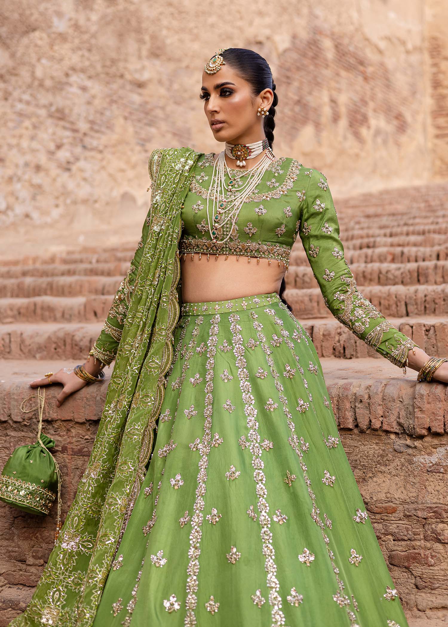 Nashmira by Akbar – Razruya