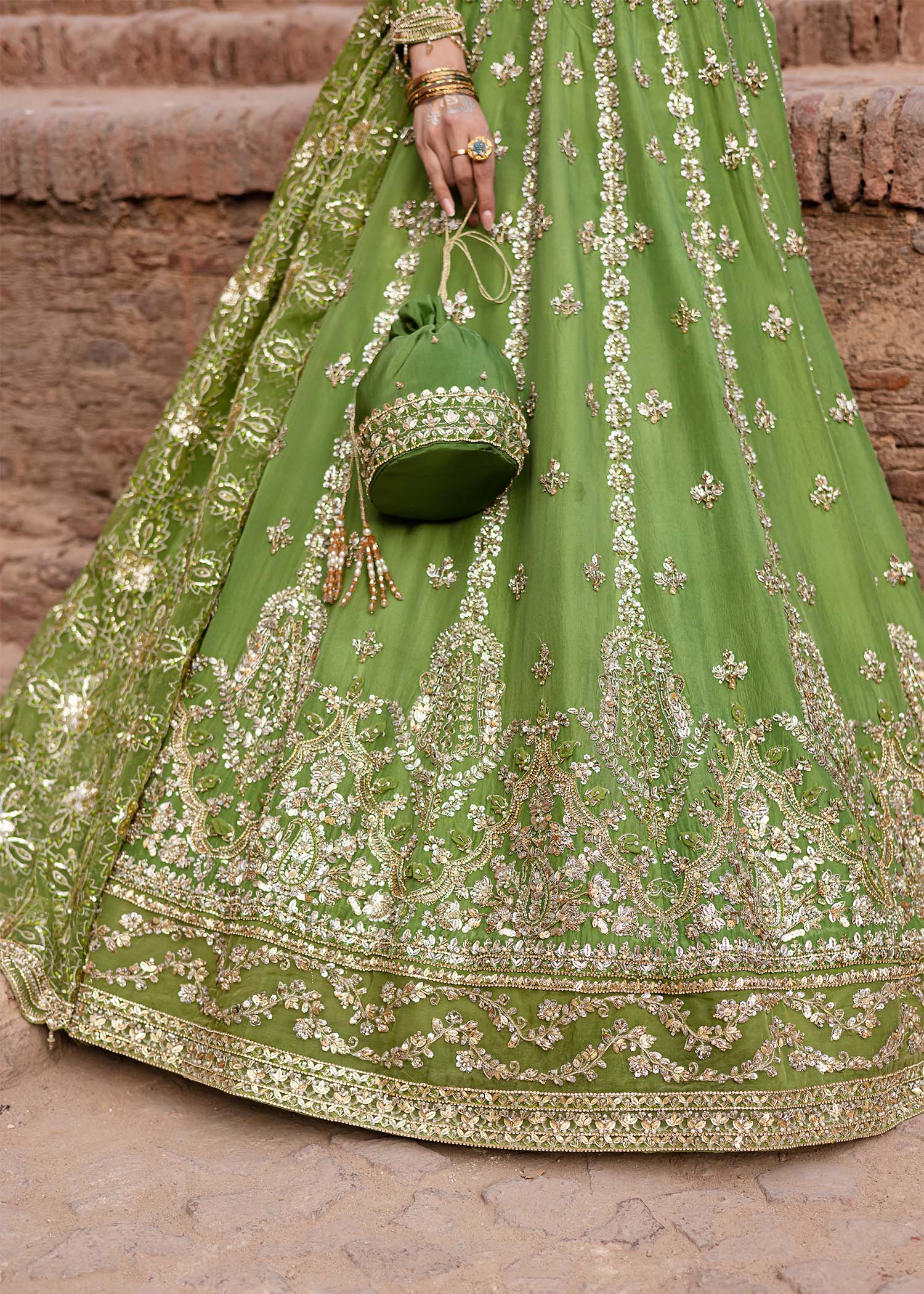 Nashmira by Akbar – Razruya
